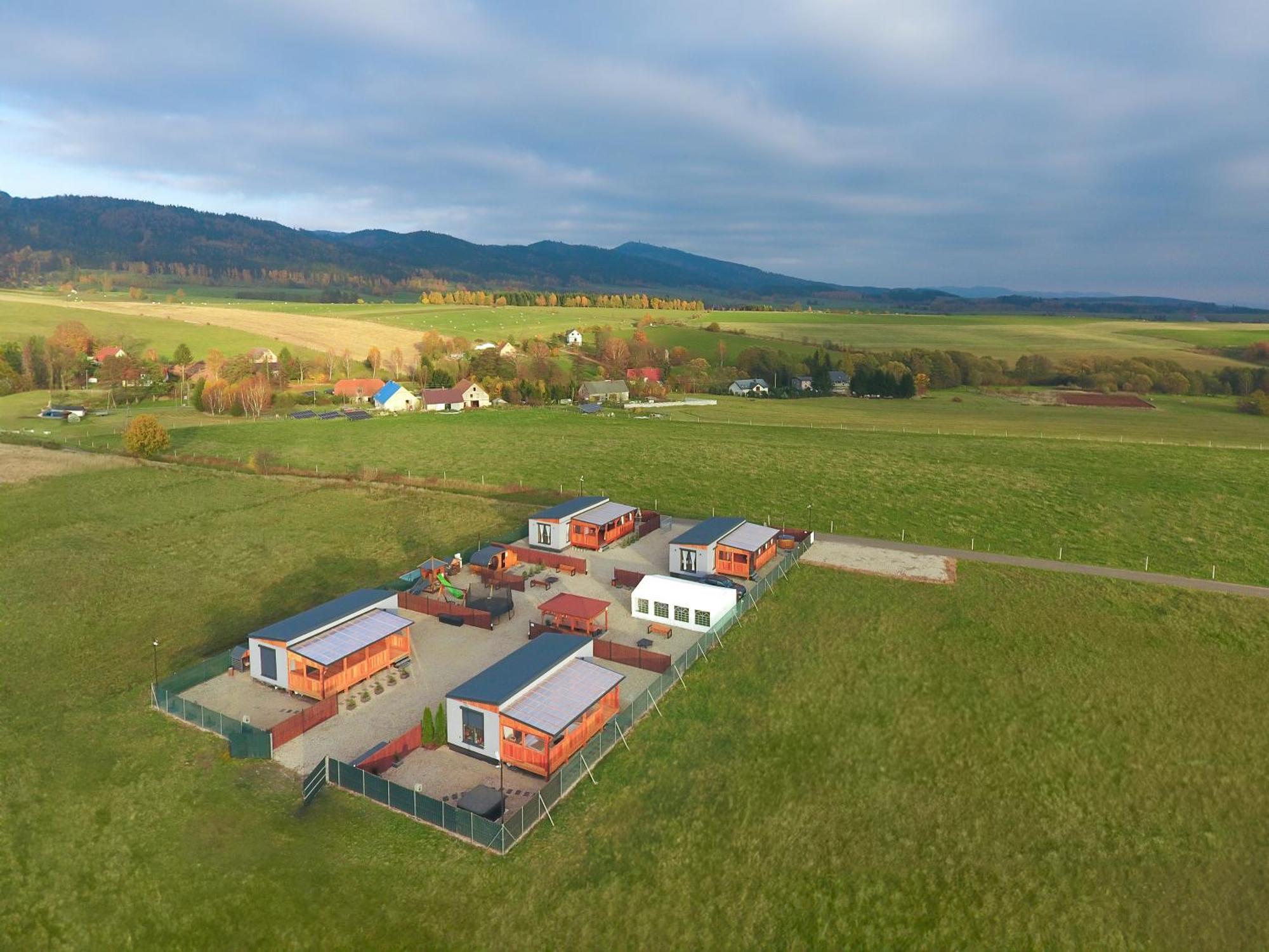 Rajska Polana Domki Premium ,Na Odludziu Z Prywatna Balia Z Jacuzzi I Sauna ,Cisza,Rowery Elektryczne,Gory,Astroprzygoda,- Adrspach, Skalne Miasto, Zamek Ksiaz,Andrzejowka,Karpacz, Sniezka,Janskie Laznie,Pec Mieroszow Exterior photo